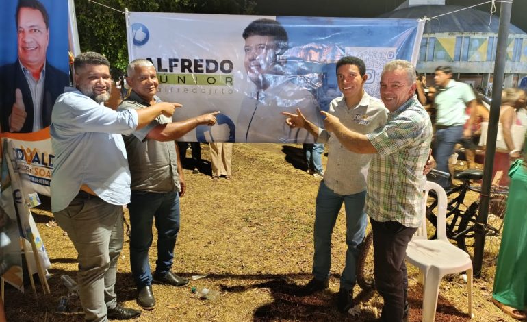 Neurivan Rodrigues e lideranças de Carmolândia reforçam apoio ao grupo de Vicentinho Júnior