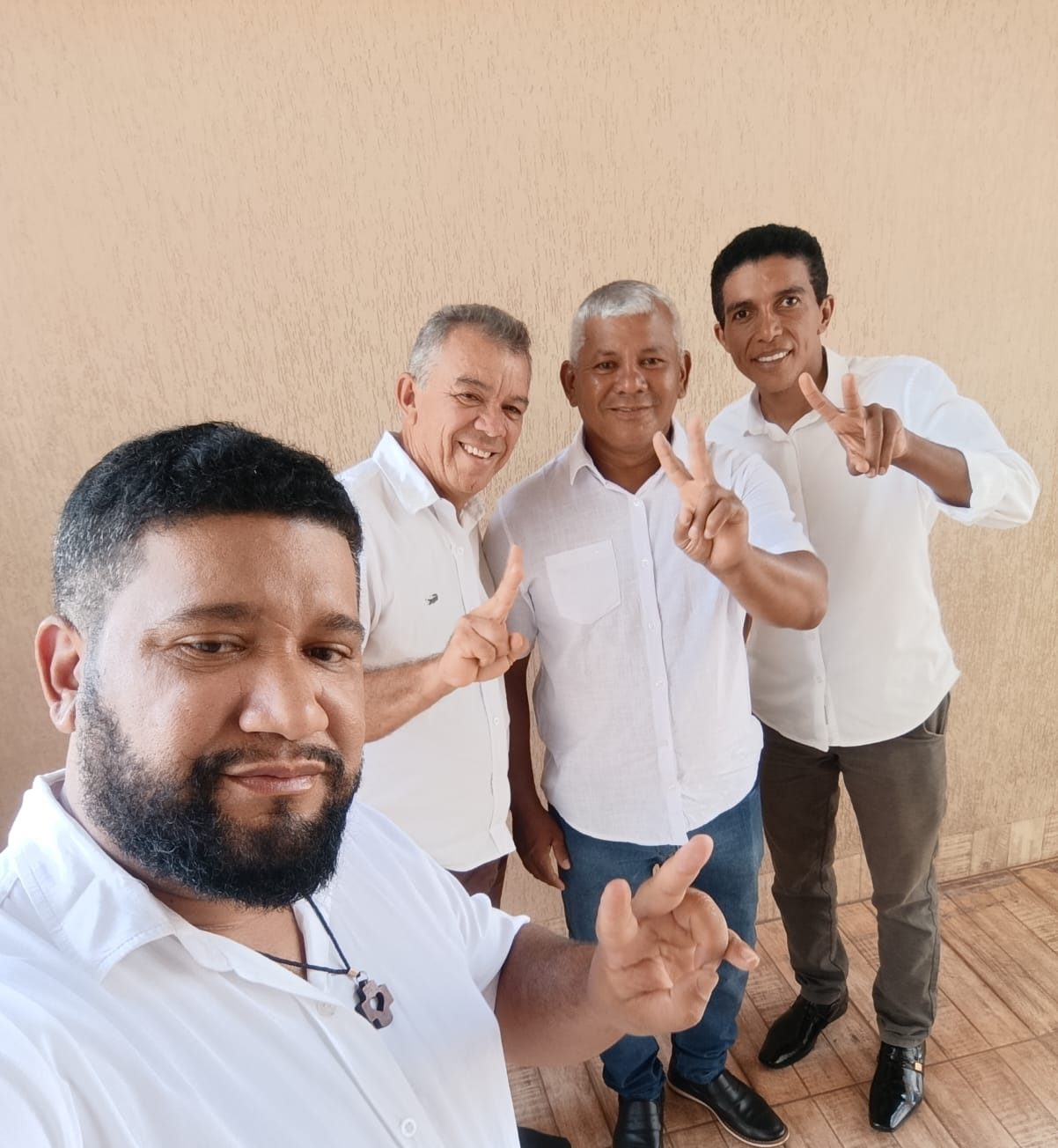 Lideranças de Carmolândia participam de reunião com Vicentinho Júnior para alinhamento do segundo turno no Tocantins